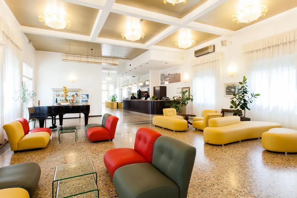 Lobby, Marina, Venice