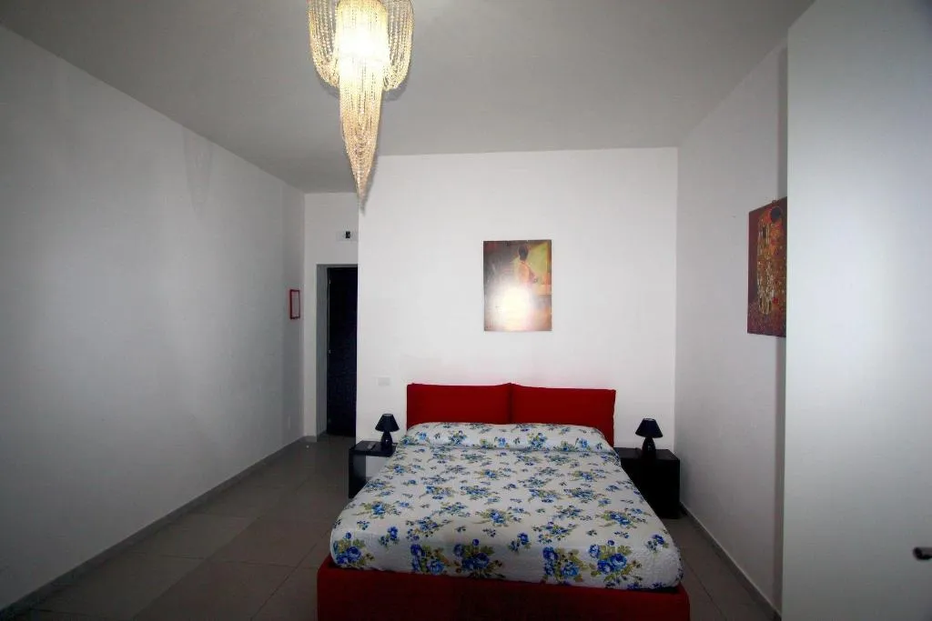 Room, Megaride Santa Lucia, Naples