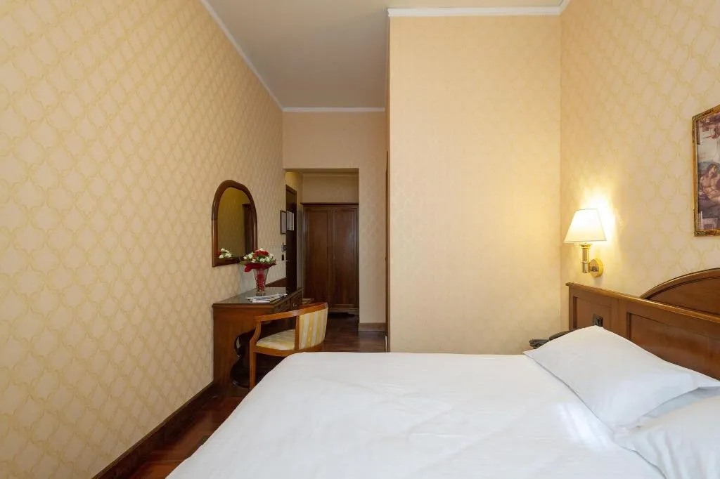 DOUBLE CLASSIC Room, Hotel Boccaccio, Florence