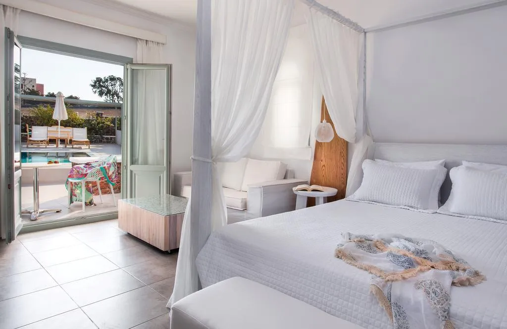 SUITE WITH PRIVATE POOL Room, Astro Palace, Santorini