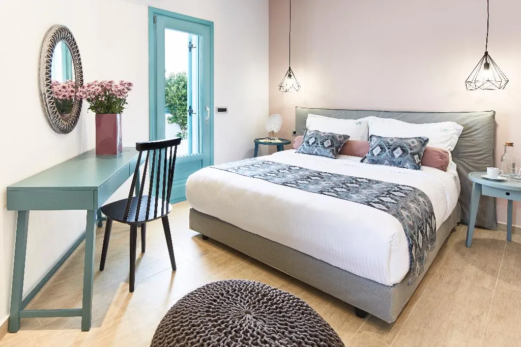 Room, Almyriki Beach Villa, Santorini