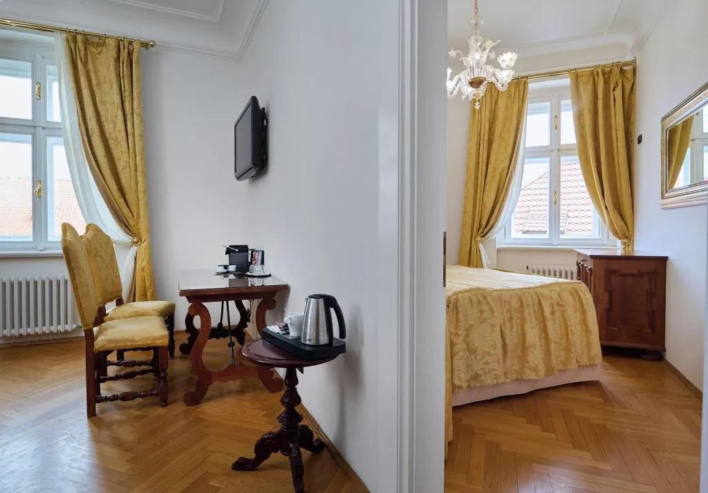 SUITE PRESTIGE Room, Charles Bridge Palace, Prague
