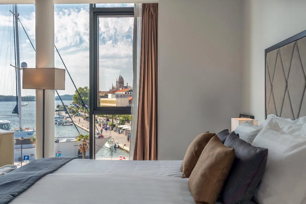 JUNIOR SUITE SEA VIEW Room, Hotel Bellevue-Superior City Hotel, Split