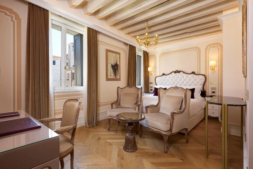DOUBLE PREMIER WITH VIEWS Room, Palazzo Giovanelli e Gran Canal, Venice