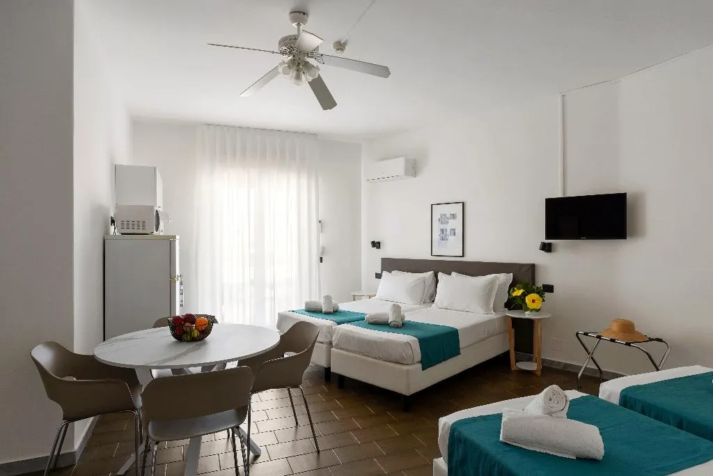 QUADRUPLE CAPACITY 2 Room, Villa Collina, Taormina