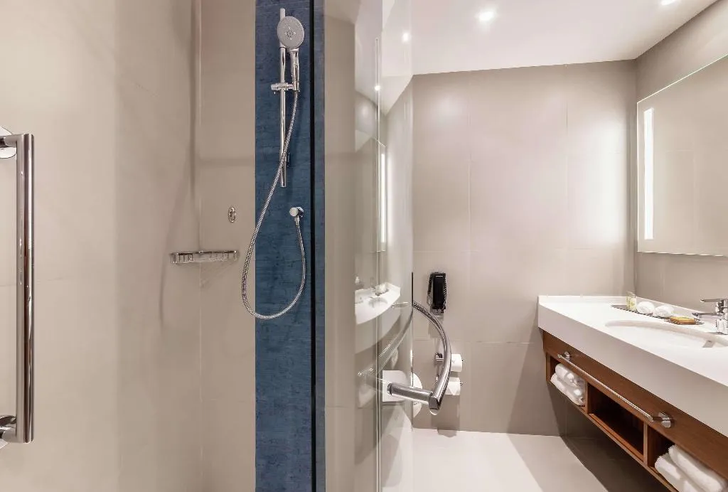 Room KING SIZE BED Room, DoubleTree by Hilton Dubai Al Jadaf, Dubai