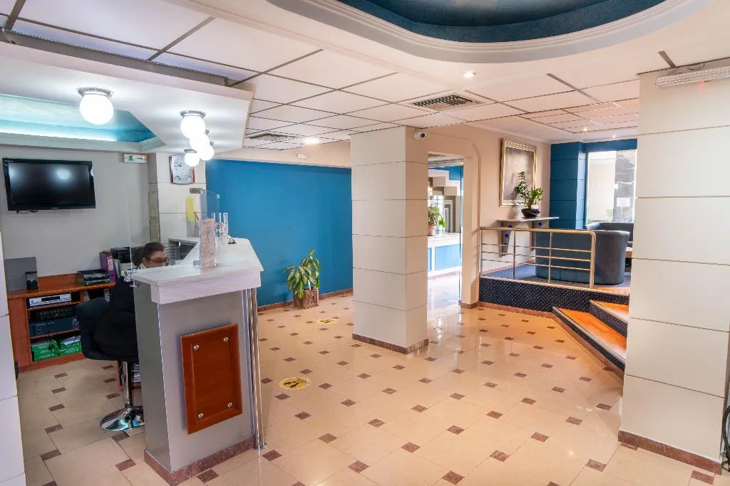 Lobby, Anita, Athens