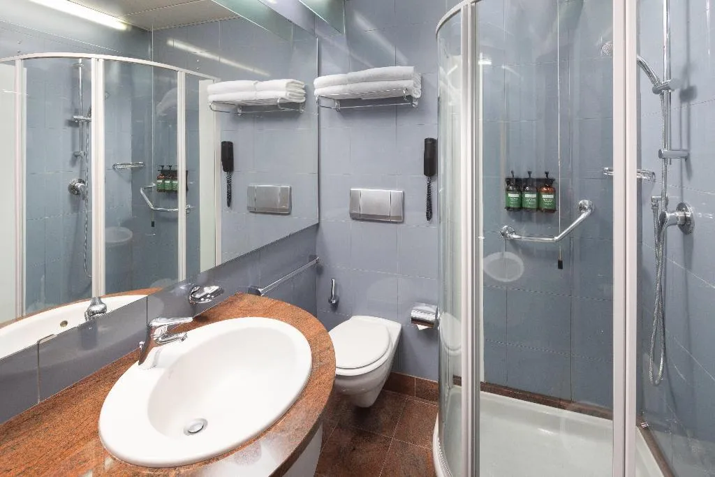 DOUBLE KING SIZE BED Room, Crowne Plaza Milan Linate, Milan