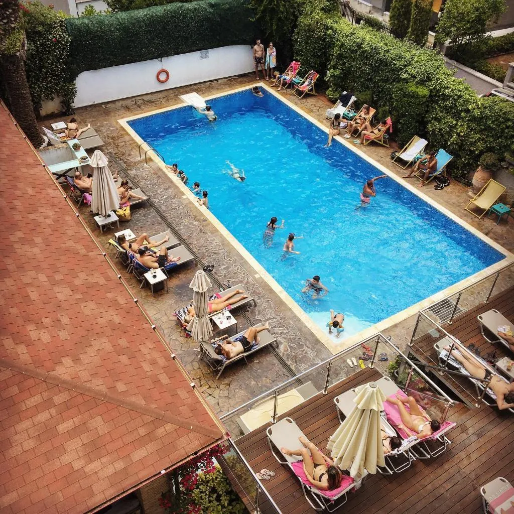 Pool, Green Hill, Athens