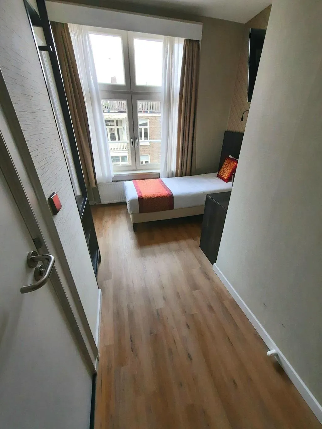 SINGLE STANDARD Room, Hotel Washington, Amsterdam