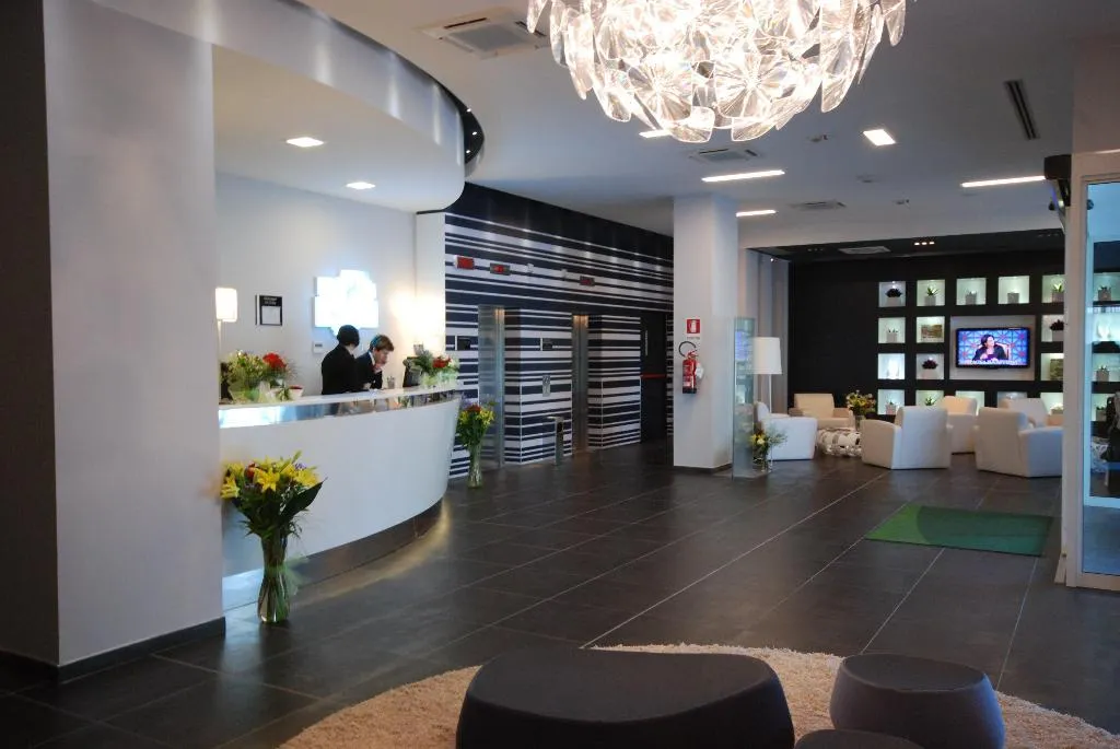 Lobby, Holiday Inn Milan Nord Zara, Milan