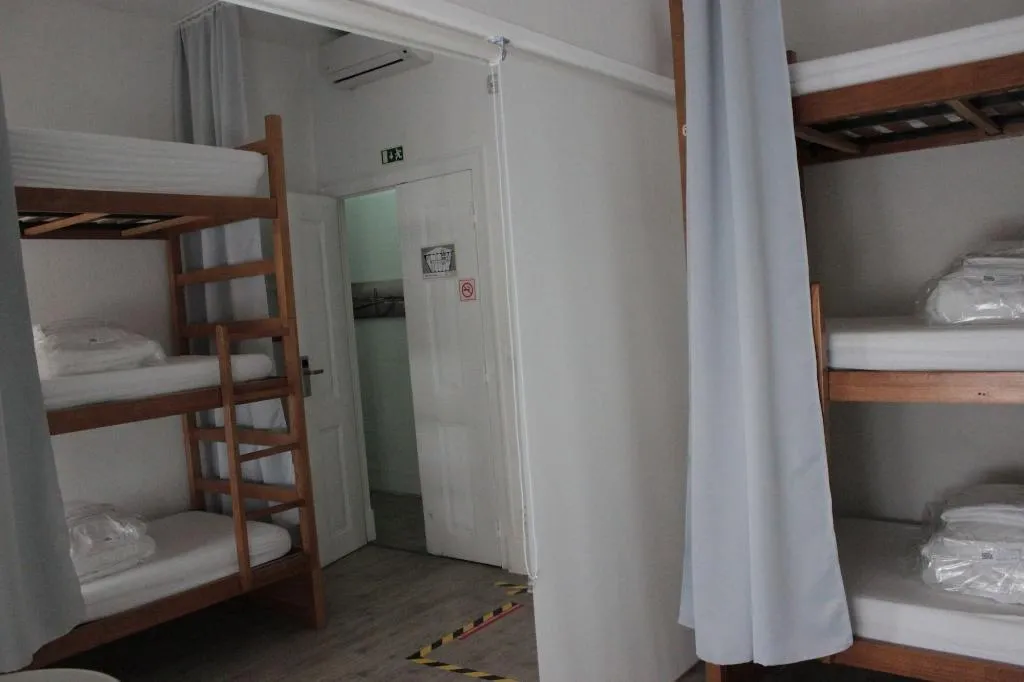 Room, Royal Prince Hostel, Lisbon