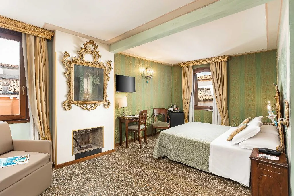 Double or Twin DELUXE Room, Marconi, Venice