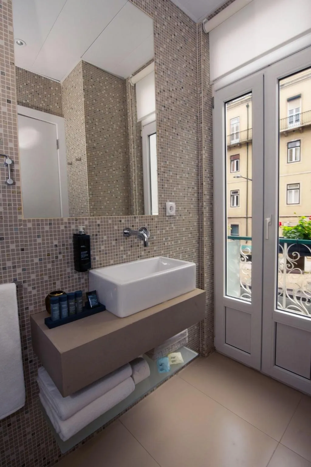 Room, OMID Boutique Hotel, Lisbon