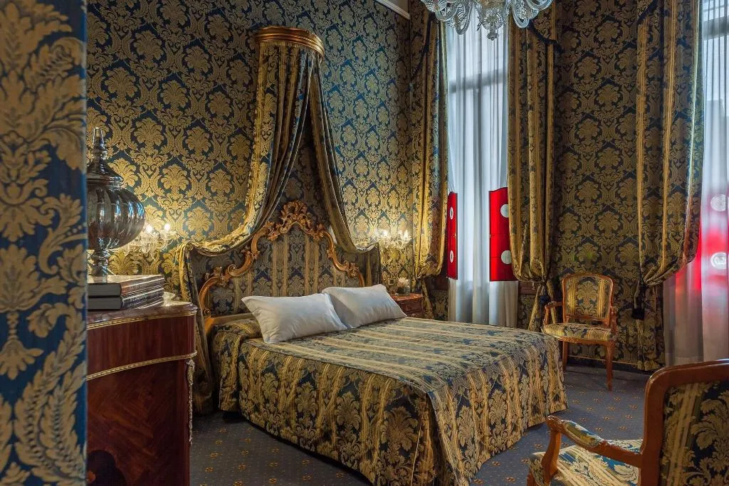 Room, Hotel Al Ponte Antico, Venice