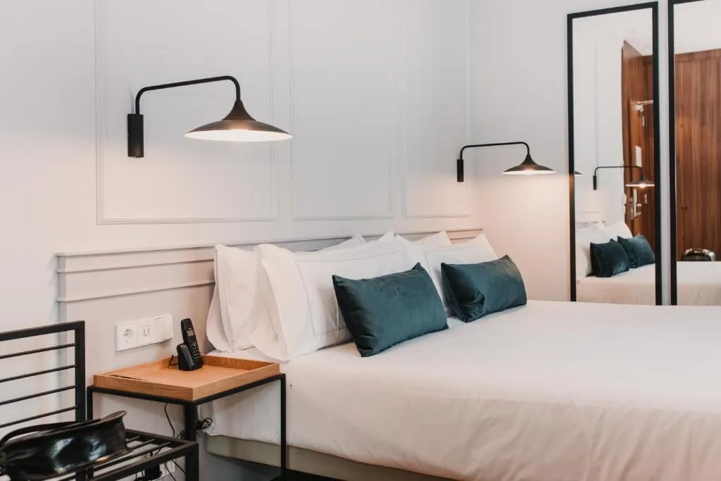 DOUBLE SINGLE USE STANDARD Room, Room Mate Collection Helen Berger, Valencia