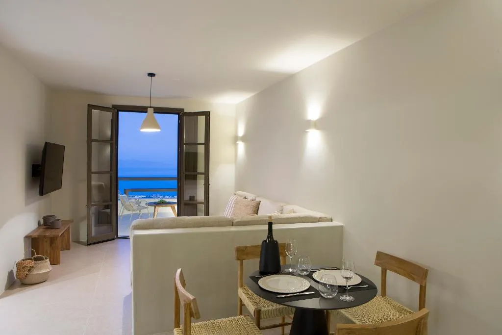 VILLA EXECUTIVE THREE BEDROOMS Room, Elessa Hotel, Santorini