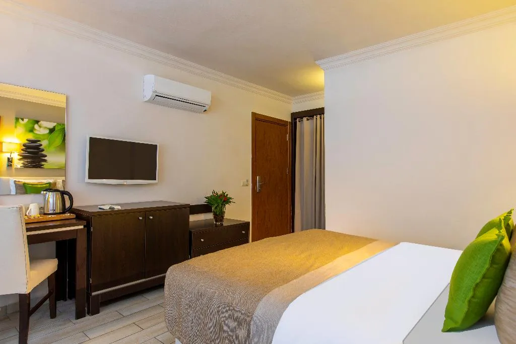 DOUBLE PARTIAL SEA VIEW Room, Marmaris Bay Resort Adult Only 16+, Dalaman
