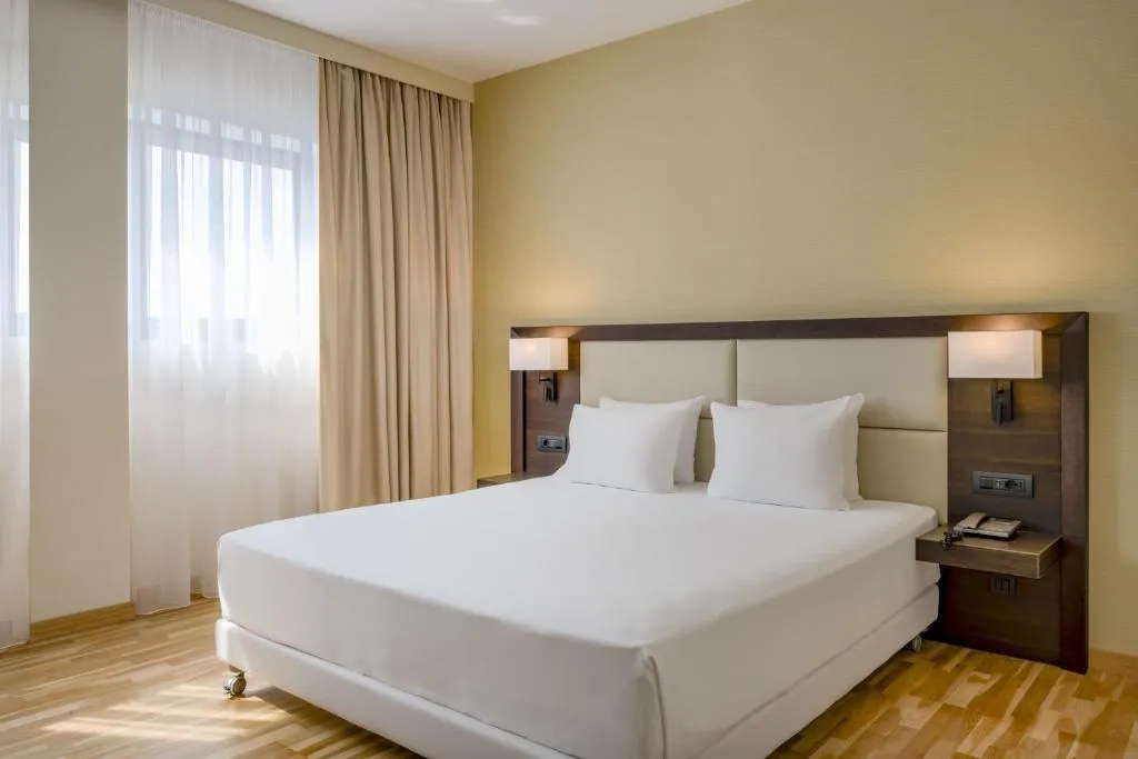 DOUBLE SINGLE USE DELUXE KING BED Room, Ac Hotel Milano Sesto, Milan