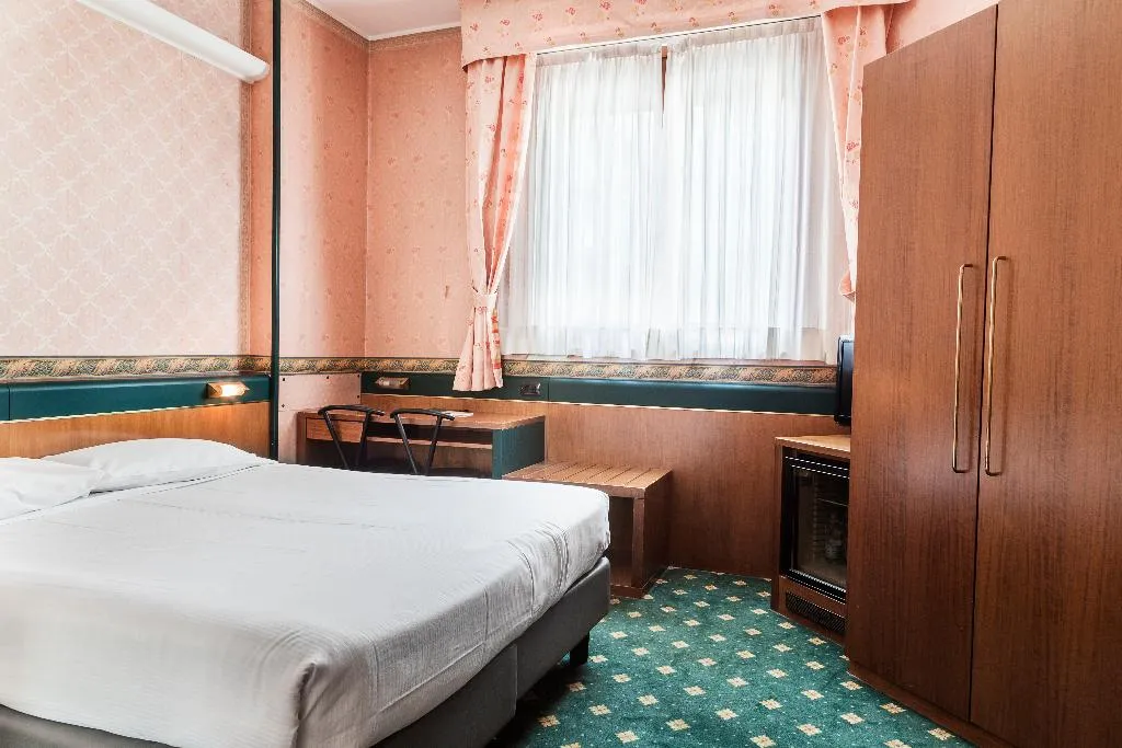 DOUBLE SINGLE USE STANDARD Room, Hotel Des Etrangers, Milan