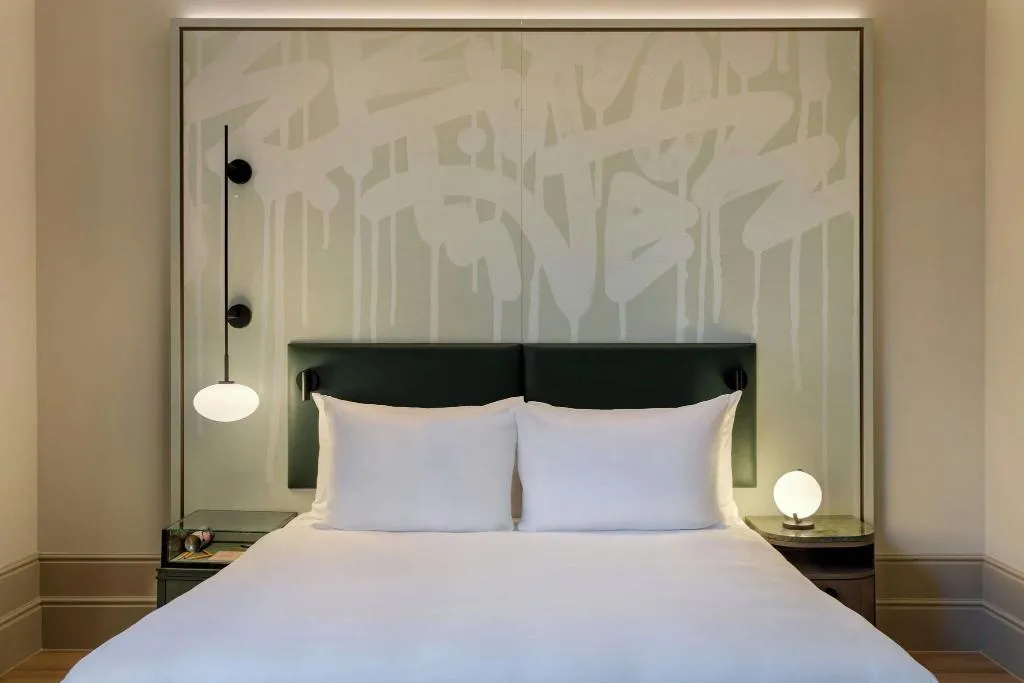 JUNIOR SUITE KING SIZE BED Room, College Hotel Amsterdam, Autograph Collection, Amsterdam