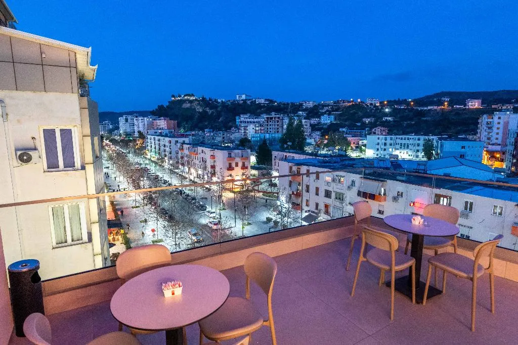 Bar, Sasso Hotel, Kavaje