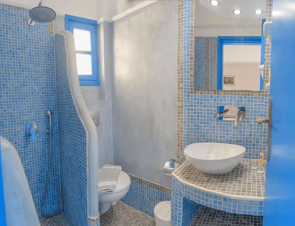 STUDIO WITH JACUZZI Room, Lucia Villas, Santorini