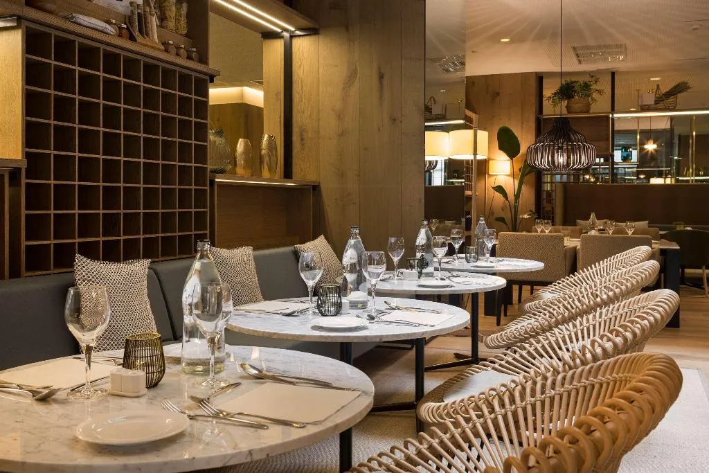 Restaurant, Melia Madrid Serrano, Madrid