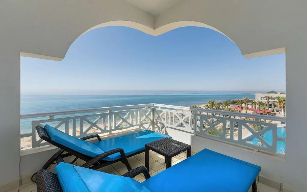 TWIN PREMIUM SEA VIEW Room, Radisson Blu Resort & Thalasso Hammamet, Tunisia