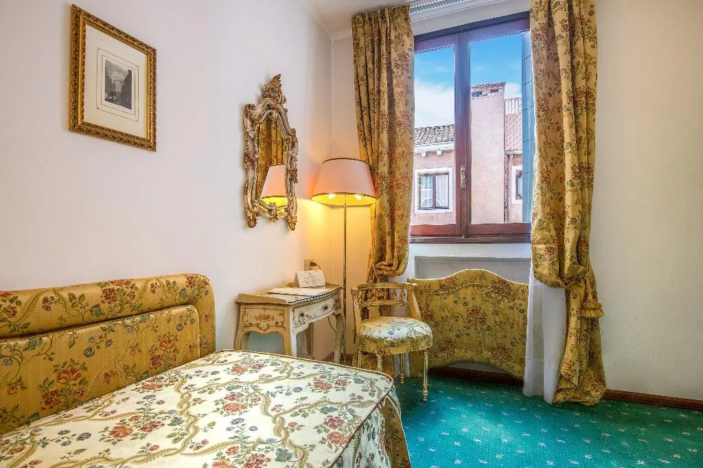SINGLE STANDARD Room, Giorgione Hotel, Venice