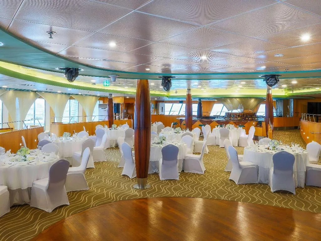 Conferences, Queen Elizabeth 2, Dubai