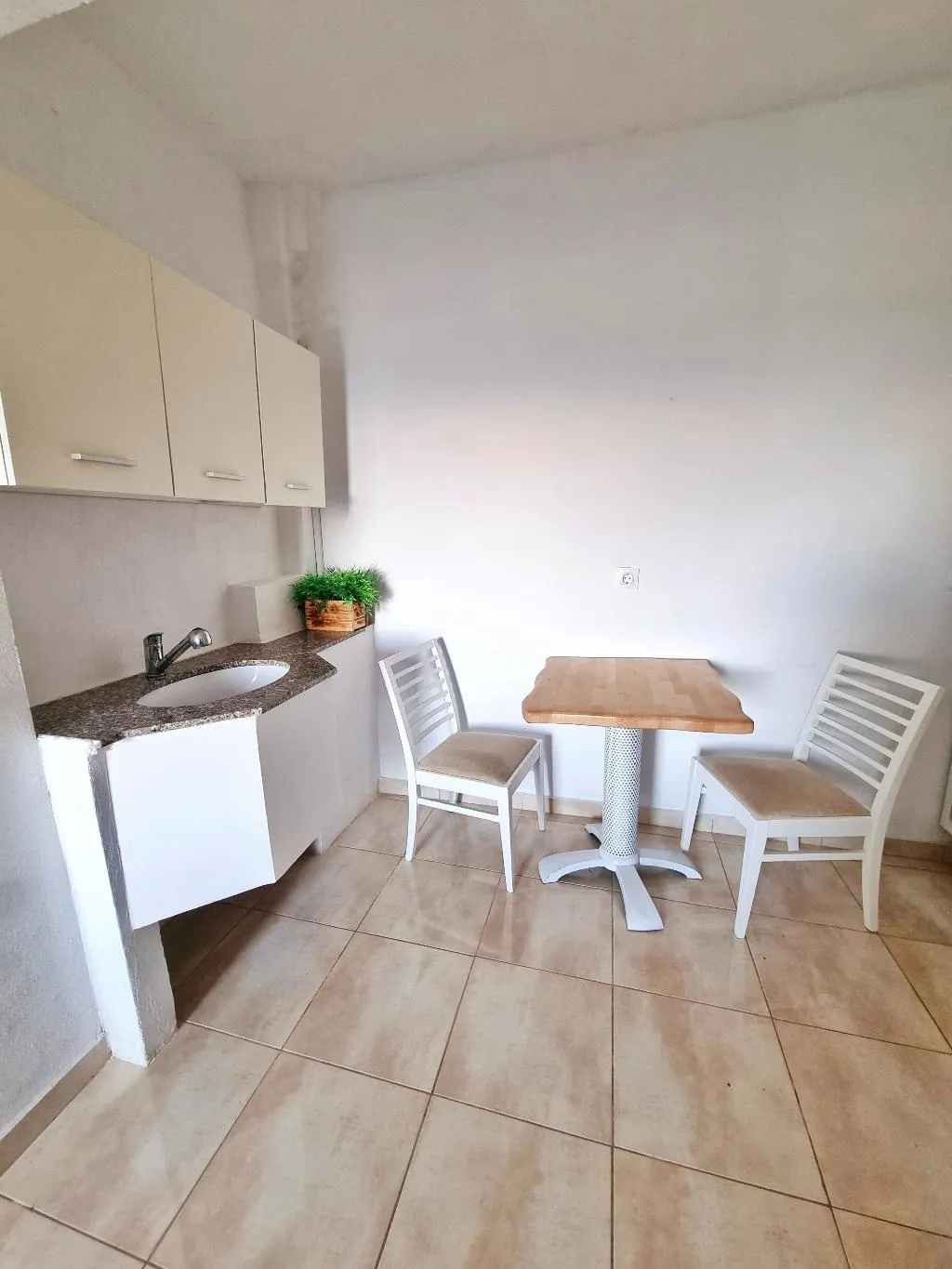 FAMILY ROOM ONE BED Room, Bungalow White Apartments and Suits, Halkidiki