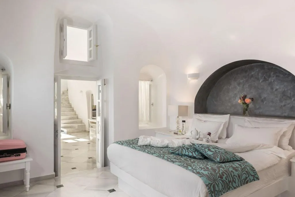 SUITE QUEEN SIZE BED Room, Anteliz Hotel And Suites, Santorini