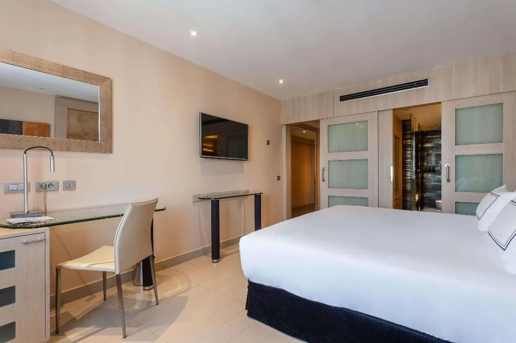 Double or Twin CONNECTING ROOM Room, Melia Sevilla, Seville