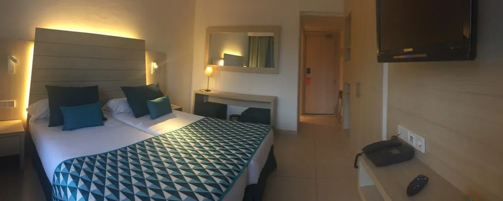 Double or Twin CAPACITY 3 Room, Hotel Luxor, Majorca