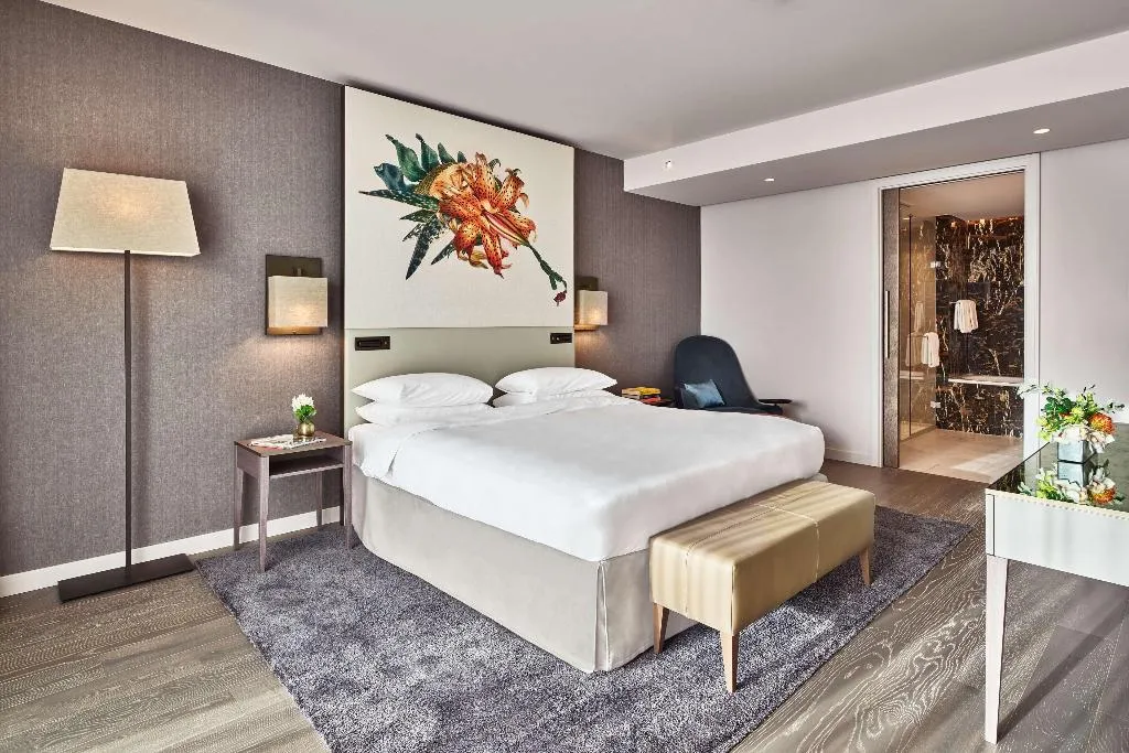 Room, Hyatt Regency Amsterdam, Amsterdam