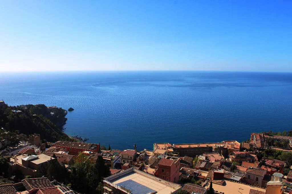 General view, Mediterranee Hotel, Taormina