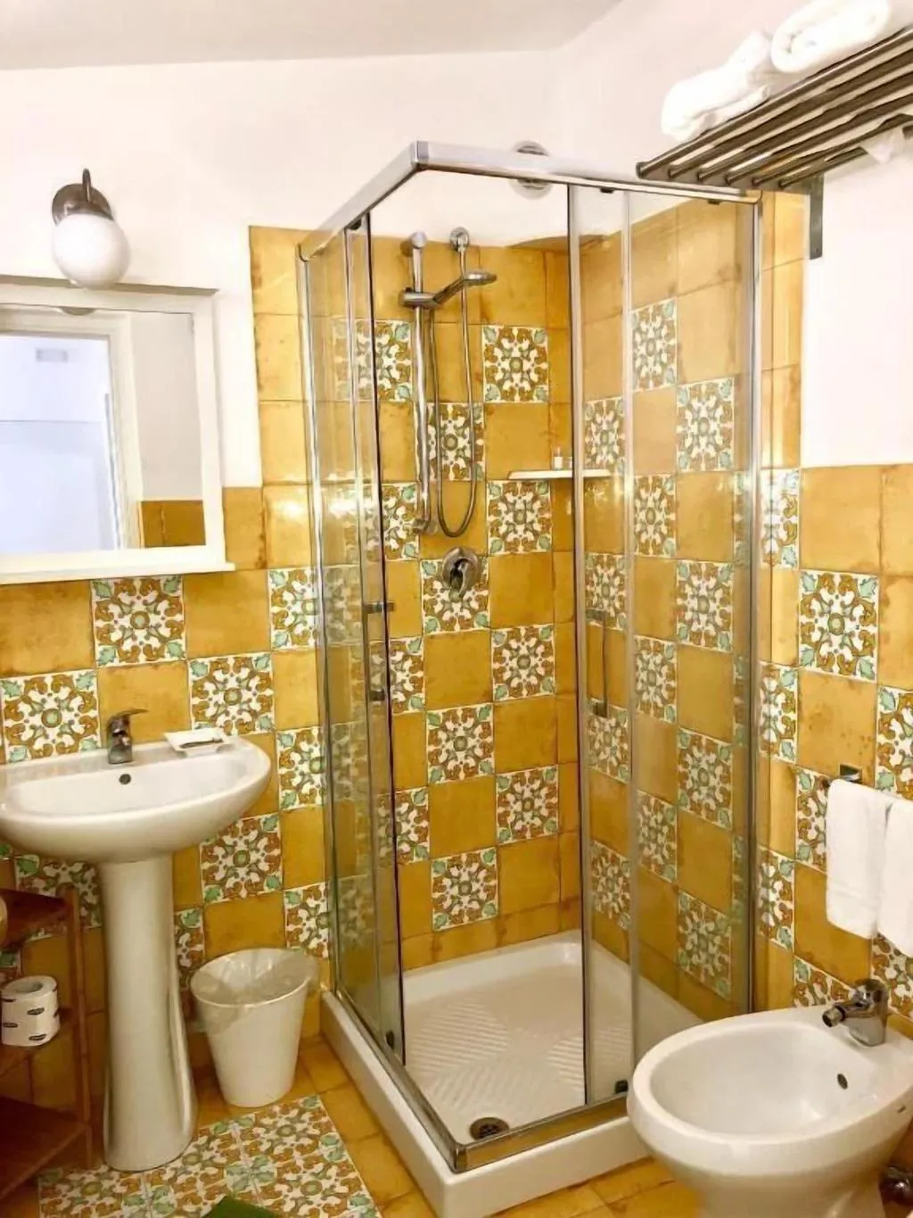 Room, Cortile Sant'Agostino, Palermo