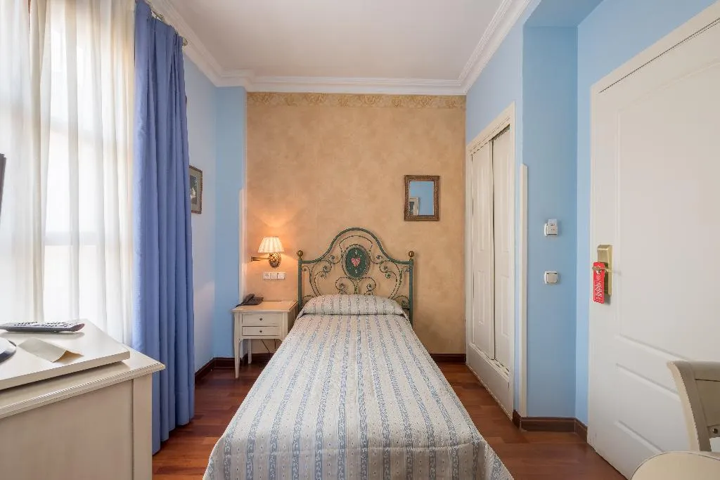 DOUBLE SINGLE USE STANDARD Room, Condesa de Chinchon, Madrid