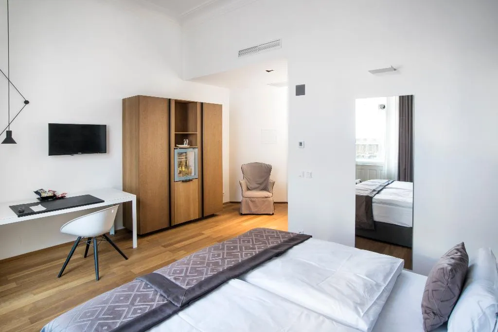 Double or Twin SUPERIOR Room, Golden Crown, Prague