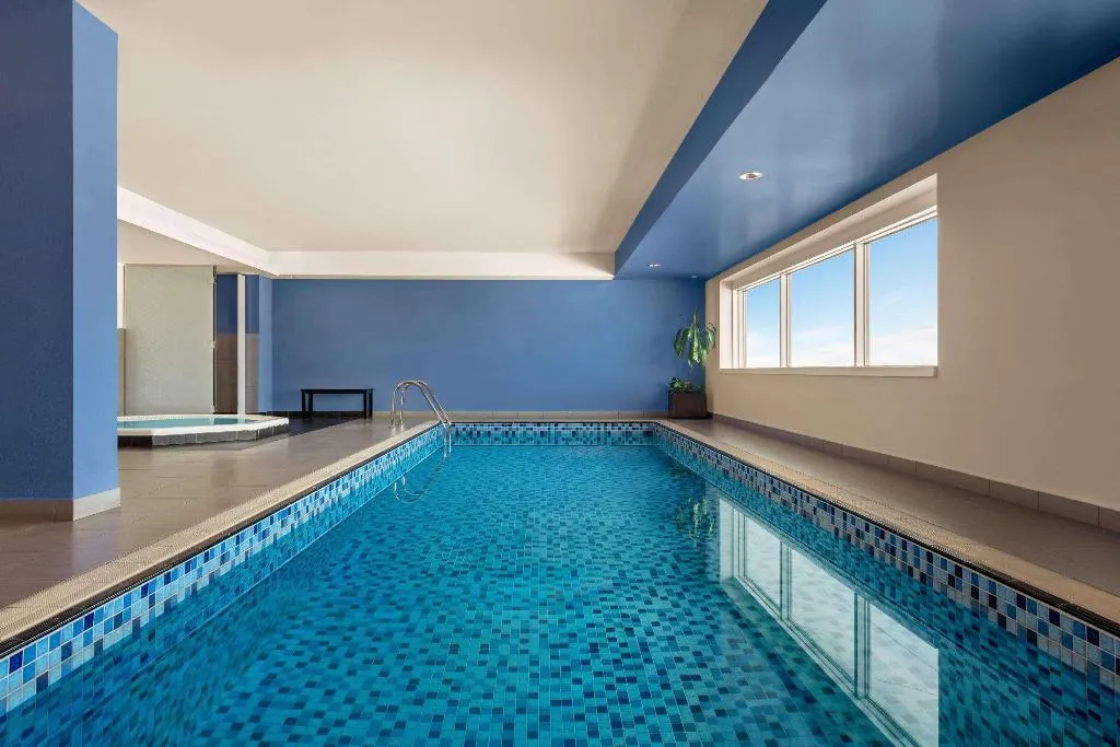 Pool, Ramada Plaza by Wyndham Dubai Deira, Dubai