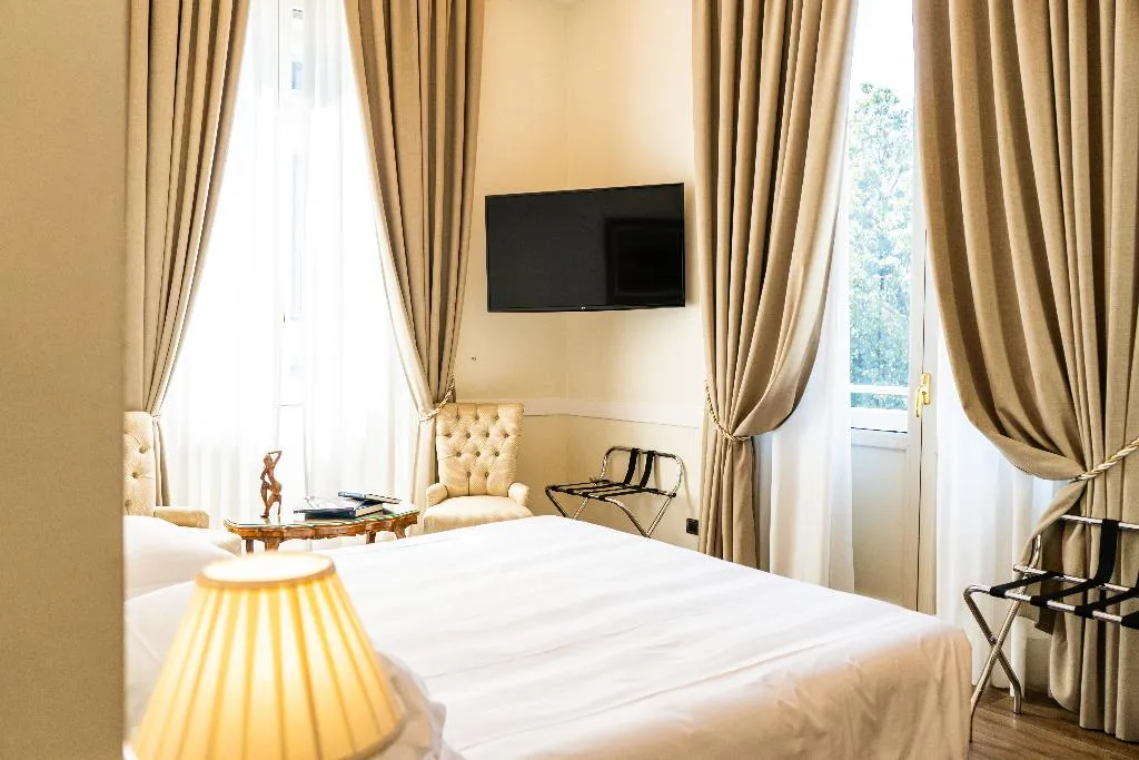 DOUBLE STANDARD Room, Kraft, Florence