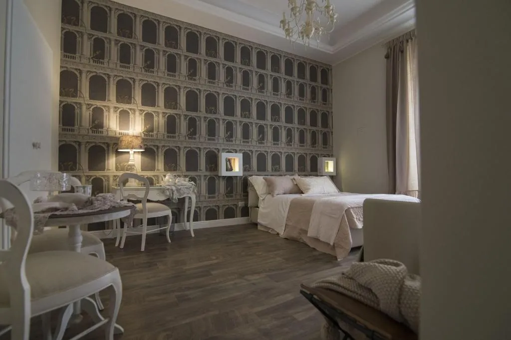 Room, Domus Deorum Deluxe, Naples
