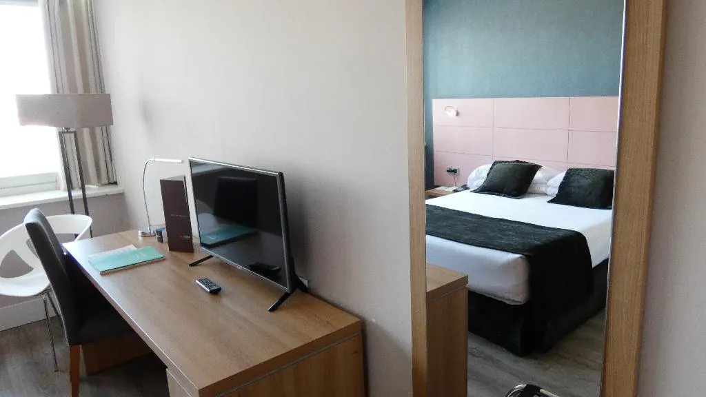 Double or Twin STANDARD Room, Hotel Chamartin the One, Madrid