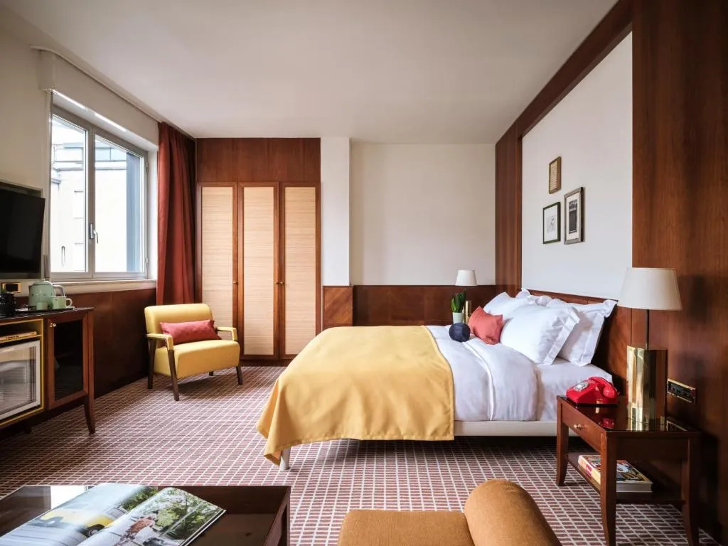 JUNIOR SUITE STANDARD Room, Max Brown Missori part of Sircle Collection, Milan