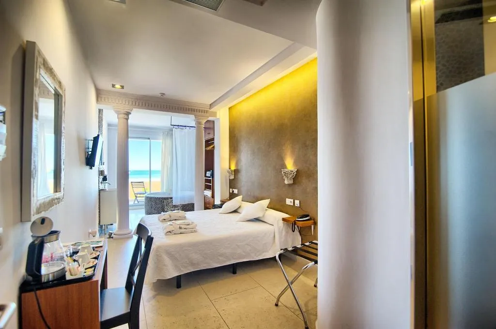 JUNIOR SUITE SEA VIEW Room, Gabbana Beach, Valencia