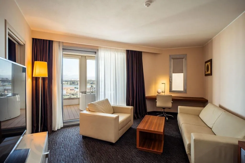 SUITE HARBOUR VIEW Room, Delta Hotels By Marriott Olbia Sardinia, Olbia