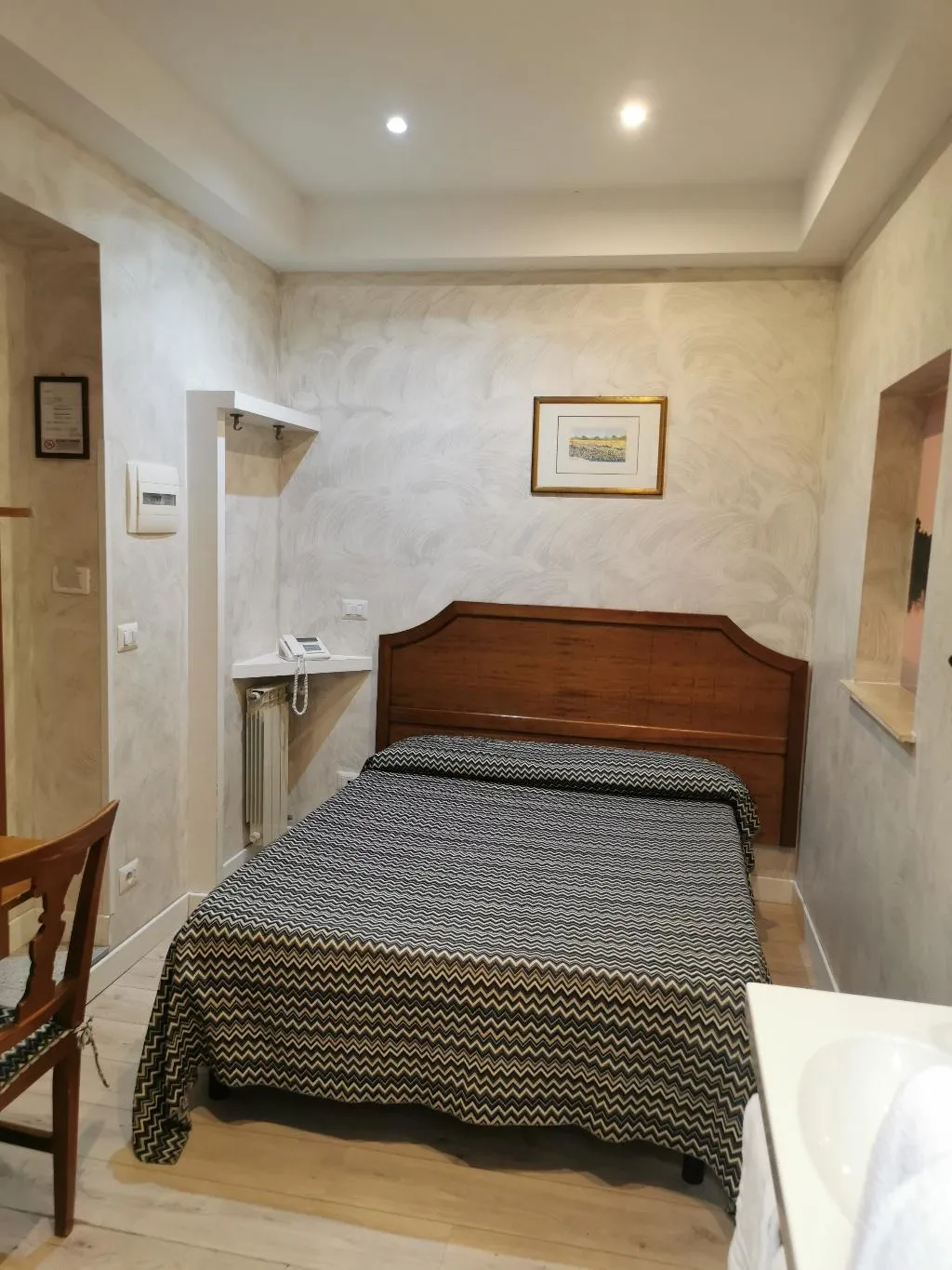 DOUBLE BASIC Room, Fiori, Rome