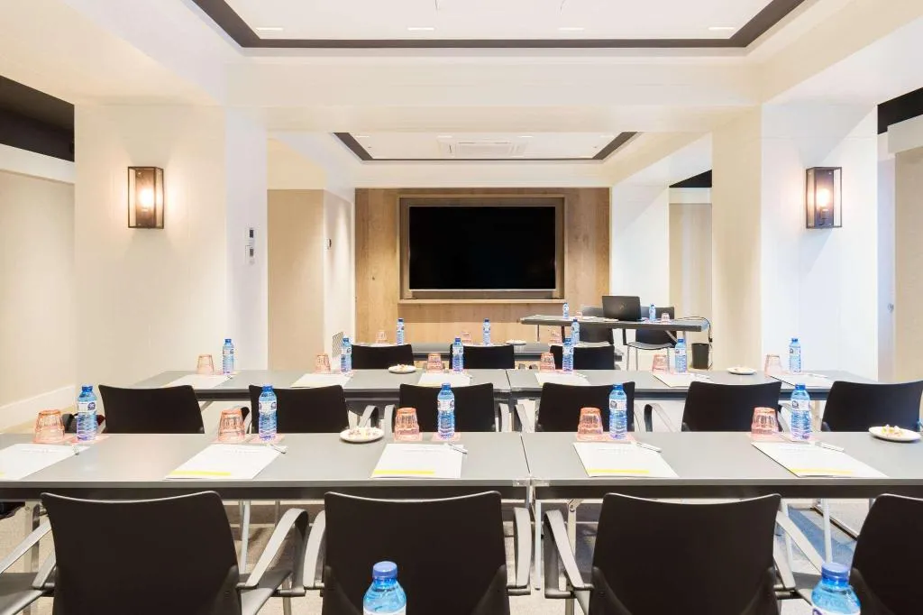 Conferences, Barcelona Universal, Barcelona
