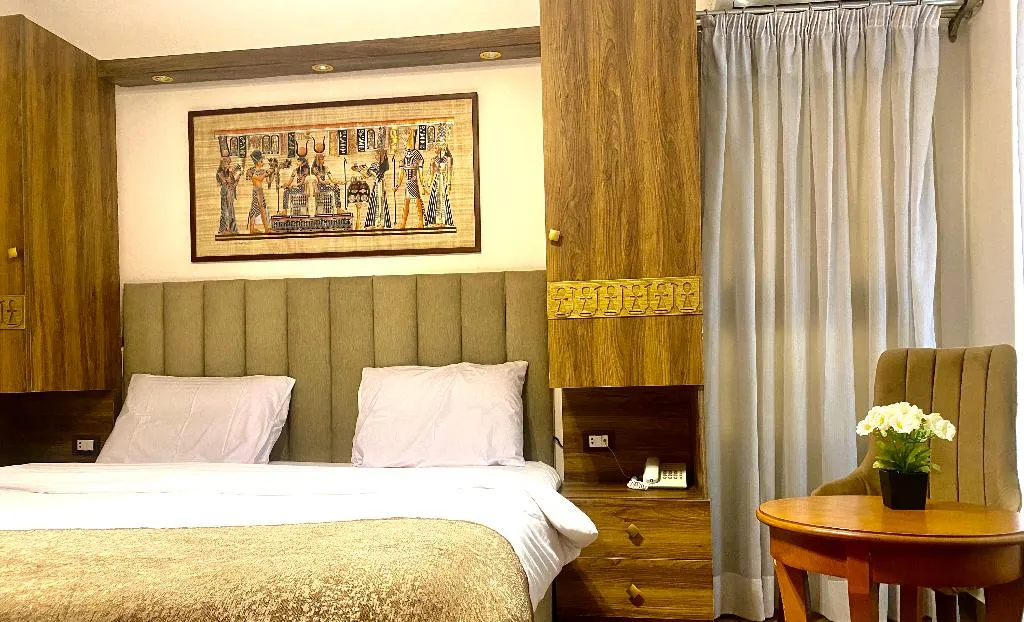 DOUBLE DELUXE KING BED Room, New Museum, Pyramids Inn, Cairo